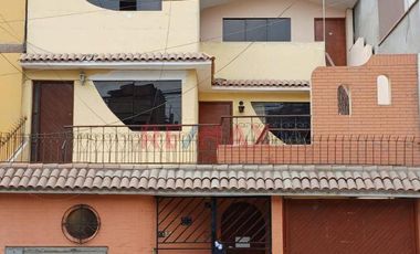 Venta De Casa En Chorrillos Con 6 Departamentos + Azotea