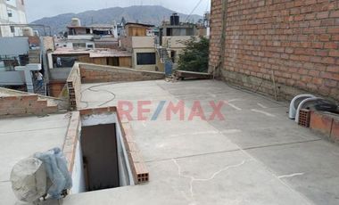 Venta De Casa En Chorrillos Con 6 Departamentos + Azotea