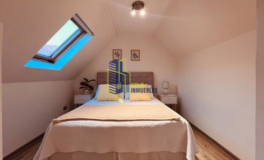 CASA EN CONDOMINIO ALTO MACUL 5D4B PISCINA