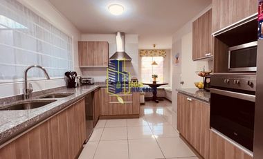 CASA EN CONDOMINIO ALTO MACUL 5D4B PISCINA