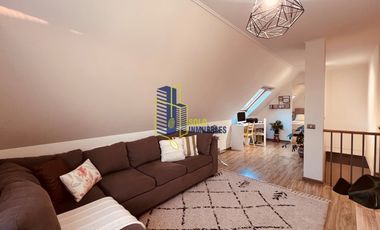 CASA EN CONDOMINIO ALTO MACUL 5D4B PISCINA