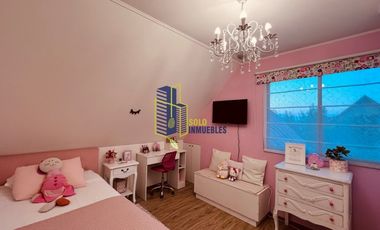 CASA EN CONDOMINIO ALTO MACUL 5D4B PISCINA