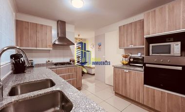 CASA EN CONDOMINIO ALTO MACUL 5D4B PISCINA