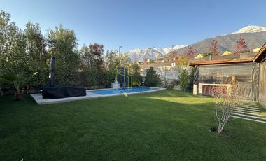 CASA EN CONDOMINIO ALTO MACUL 5D4B PISCINA