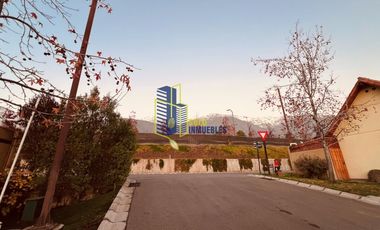 CASA EN CONDOMINIO ALTO MACUL 5D4B PISCINA