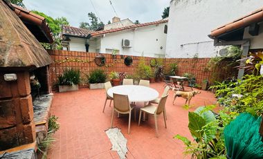 Casa con patio en Vicente Lopez