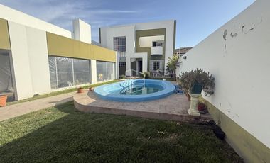 Venta - Casa de 4 dormitorios en Zona Centro - C107