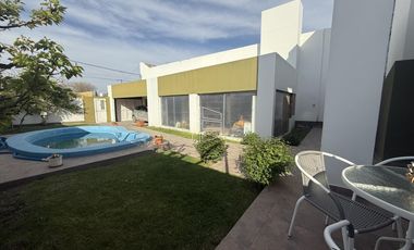 Venta - Casa de 4 dormitorios en Zona Centro - C107