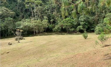 Venta de Lote En El Retiro Parcelación Semi Planos con Agua y Bosque