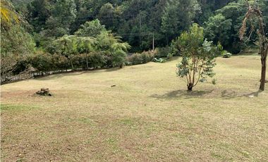 Venta de Lote En El Retiro Parcelación Semi Planos con Agua y Bosque