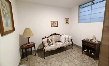 Vendo en Belén Miravalle segundo piso