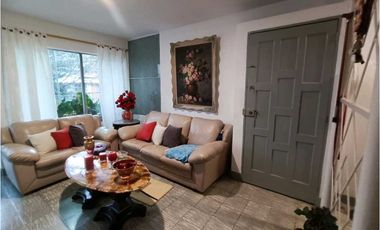 Vendo en Belén Miravalle segundo piso