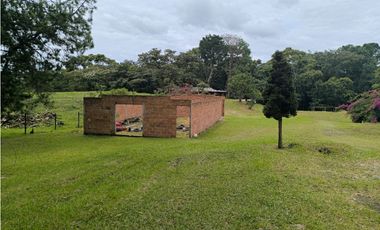 Casa Finca  en venta – La Ceja, Vereda Las Lomitas