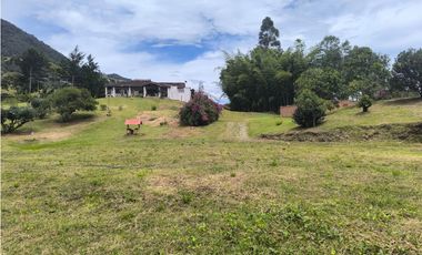 Casa Finca  en venta – La Ceja, Vereda Las Lomitas