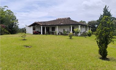 Casa Finca  en venta – La Ceja, Vereda Las Lomitas