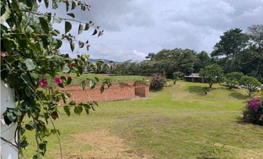 Casa Finca  en venta – La Ceja, Vereda Las Lomitas