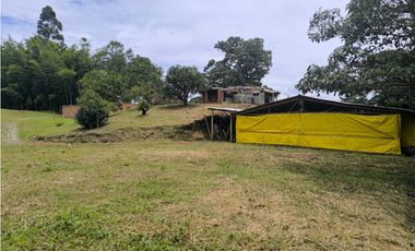 Casa Finca  en venta – La Ceja, Vereda Las Lomitas