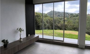 Casa en Venta en Medellín Santa Elena