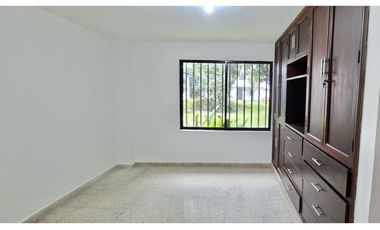 SE VENDE CASA EXTERNA EN EL REFUGIO SUR CALI