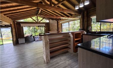 Arriendo casa campestre un nivel con vista en unidad cerrada Rionegro