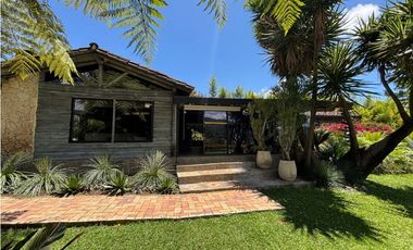 Arriendo casa campestre un nivel con vista en unidad cerrada Rionegro