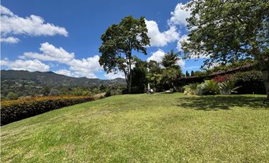 Arriendo casa campestre un nivel con vista en unidad cerrada Rionegro