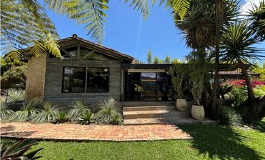 Arriendo casa campestre un nivel con vista en unidad cerrada Rionegro