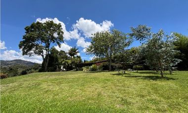 Arriendo casa campestre un nivel con vista en unidad cerrada Rionegro