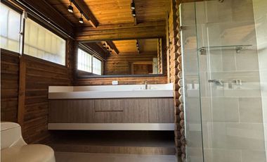 Arriendo casa campestre un nivel con vista en unidad cerrada Rionegro