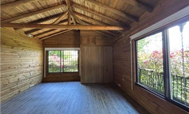 Arriendo casa campestre un nivel con vista en unidad cerrada Rionegro