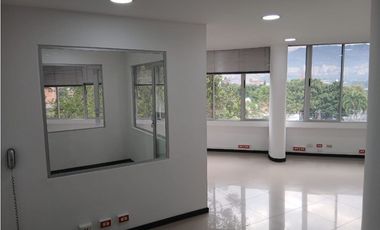 Oficina en Arriendo Manila Medellín