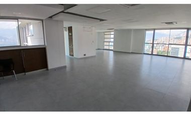 Oficina en Arriendo Los Balsos Medellín