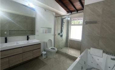 Casa Campestre en Venta Sabaneta, sector la Doctora