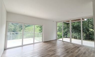 Casa Campestre en Venta Sabaneta, sector la Doctora
