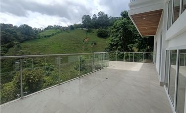 Casa Campestre en Venta Sabaneta, sector la Doctora