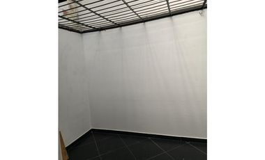 Casa comercial para arriendo en Envigado Calle La Buena Mesa