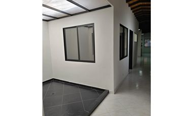 Casa comercial para arriendo en Envigado Calle La Buena Mesa