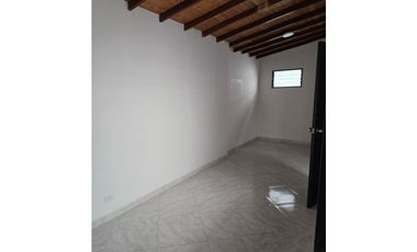 Casa comercial para arriendo en Envigado Calle La Buena Mesa