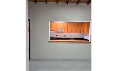 Casa comercial para arriendo en Envigado Calle La Buena Mesa