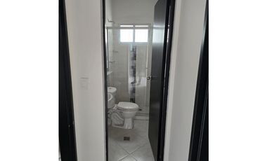 Casa comercial para arriendo en Envigado Calle La Buena Mesa