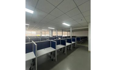SE ARRIENDA OFICINA EN BOGOTA CON MOBILIARIO