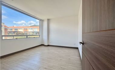 Arriendo casa de dos niveles campestres en cajica en conjunto.