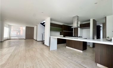 Arriendo casa de dos niveles campestres en cajica en conjunto.