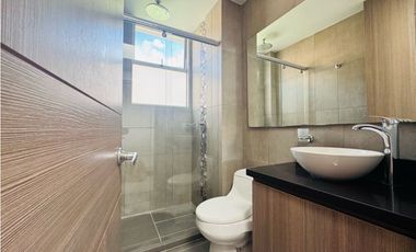 Arriendo casa de dos niveles campestres en cajica en conjunto.