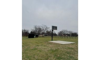 Hermosa casa en venta 5 dormitorios y pileta en Estancia Las Lilas