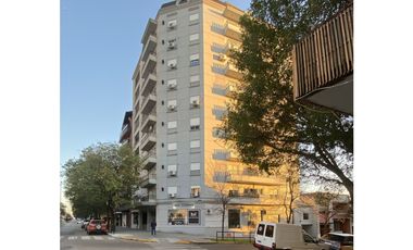 VENTA DEPARTAMENTO 1 DORMITORIO EDIFICIO TORRE YRIGOYEN
