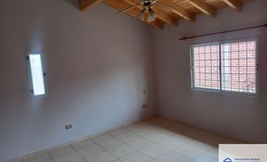 Casa en venta c/ cochera en Maipú