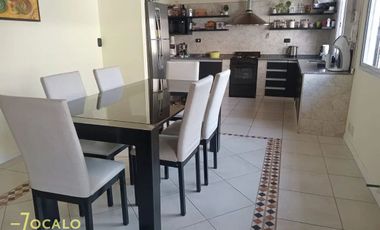 Casa con departamento independiente  en venta Godoy Cruz