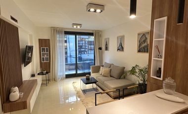Departamento de 2 dormitorios con patio exclusivo, pileta y parrillero en construcción.