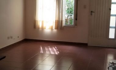 Duplex en alquiler en Villa Luzuriaga
